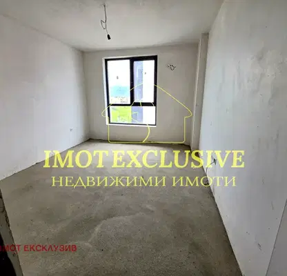 Снимка 3 — Тристаен апартамент в Остромила с тераса и гараж