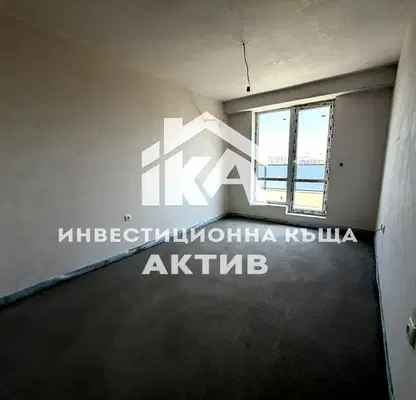 Снимка 4 — Просторен 4-стаен апартамент в Остромила, Пловдив с тераса