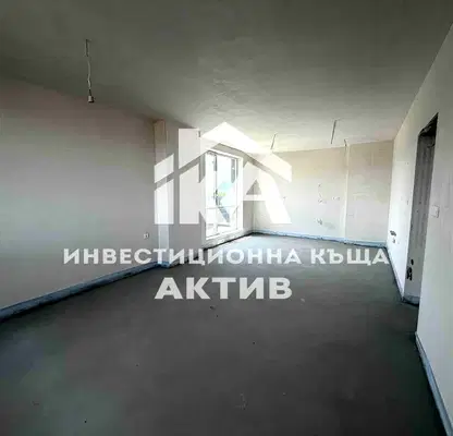 Снимка 5 — Просторен 4-стаен апартамент в Остромила, Пловдив с тераса