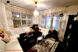 Просторен 4-стаен апартамент в Захарна фабрика с гараж