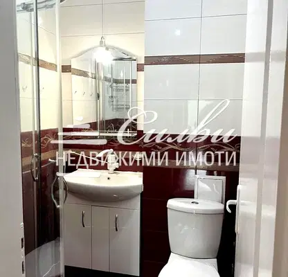 Снимка 5 — Двустаен апартамент в Шумен, Център