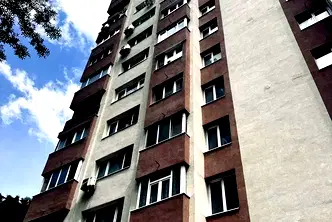 Тристаен апартамент с две тераси в Банишора, София