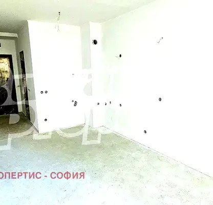 Снимка 2 — Едностаен апартамент в Център на София с асансьор