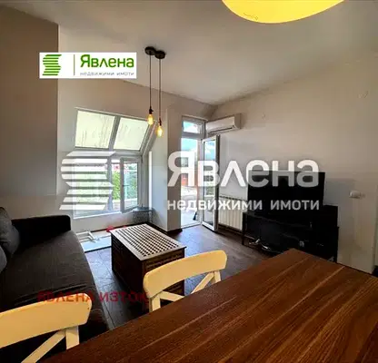 Снимка 2 — Двустаен апартамент с тераса в Център, София