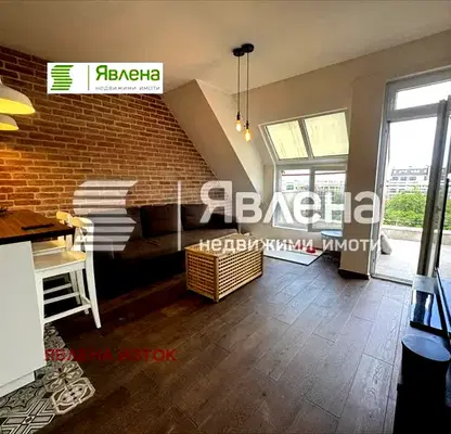 Снимка 3 — Двустаен апартамент с тераса в Център, София