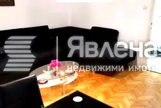 3-стаен апартамент в Център, София с тераса и балкон