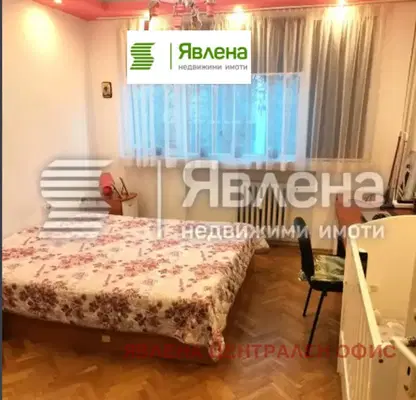 Снимка 4 — 3-стаен апартамент в Център, София с тераса и балкон