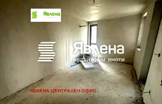 Тристаен апартамент в Център, София с балкон и асансьор