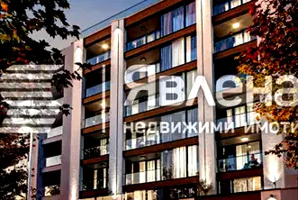 Тристаен апартамент в Център на София с паркомясто