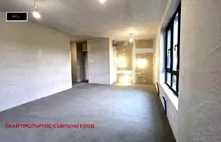 Тристаен апартамент с тераса в Център, София