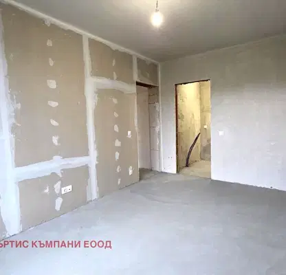 Снимка 5 — Тристаен апартамент с тераса в Център, София