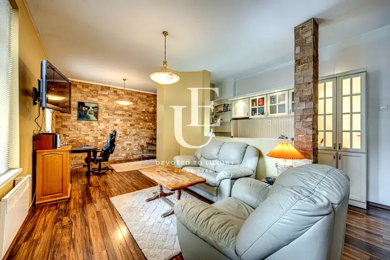 3-bedroom apartment in Sofiya, Centyr