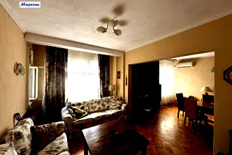 4-стаен апартамент в Център, София с тераса