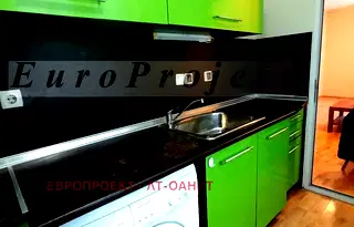 Двустаен апартамент в Център, бул. Христо Ботев с балкон