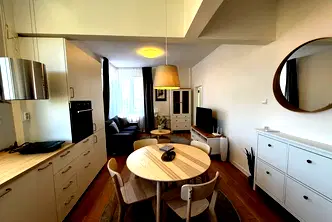 Луксозен 2-стаен апартамент в Център на София с гледка