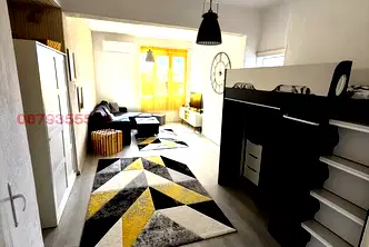 Двустаен апартамент с тераса и панорамна гледка в Център, София