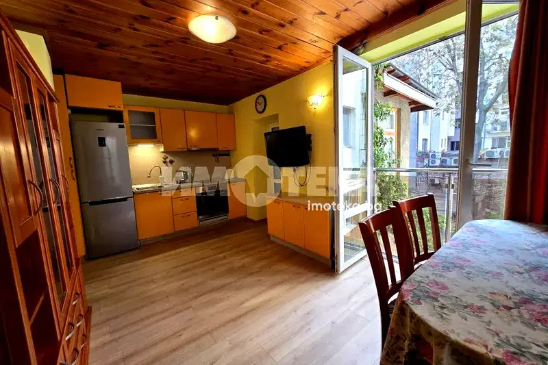 3-bedroom apartment in Sofiya, Centyr