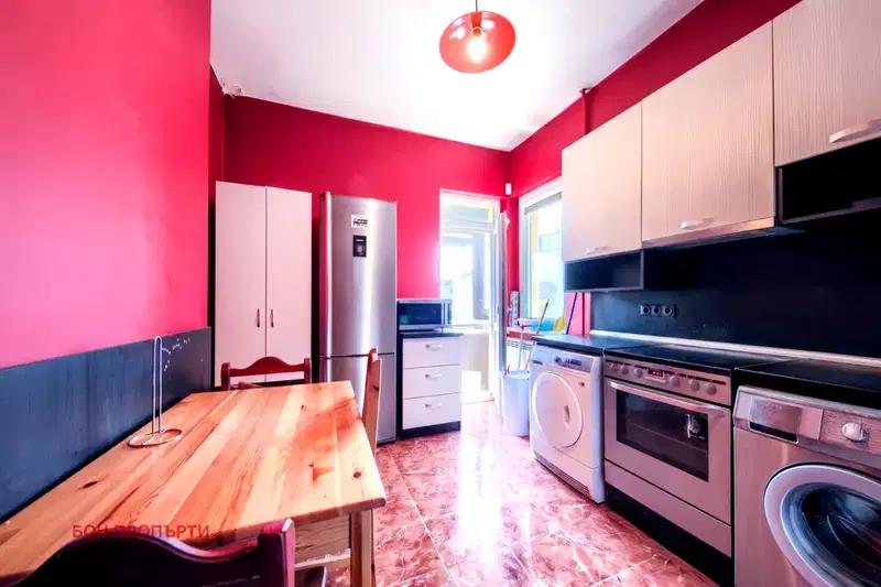 4-bedroom apartment in Sofiya, Centyr