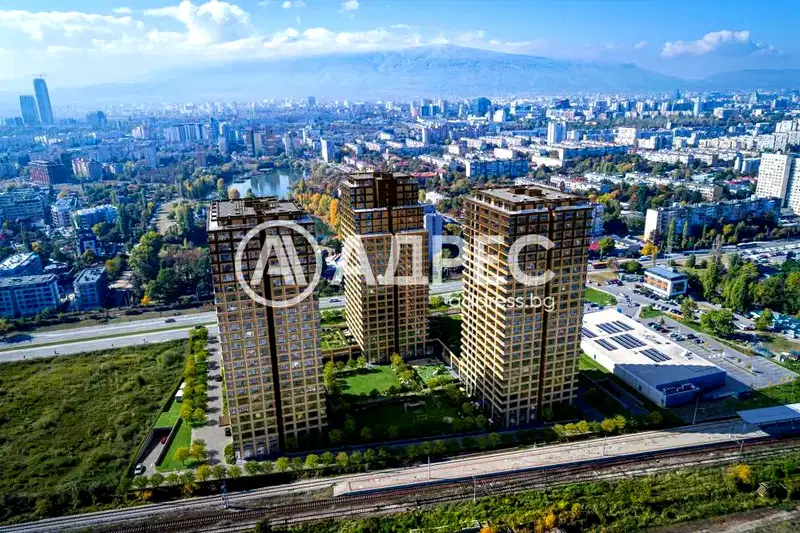 Two-room apartment 80 sq m in Druzhba 1 with elevator