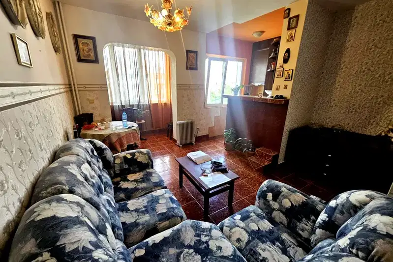 Three-room apartment with conversion in Druzhba 1, Sofia
