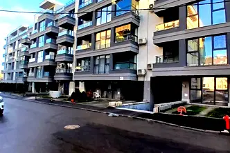 Тристаен апартамент с тераса в Дървеница, София
