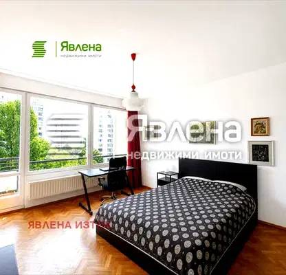 Снимка 4 — Просторен 4-стаен апартамент с панорамна гледка в Изгрев, София