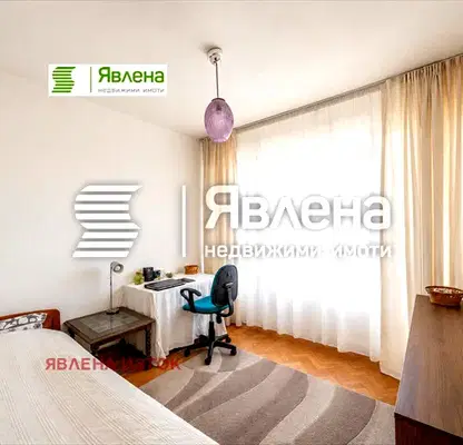 Снимка 5 — Просторен 4-стаен апартамент с панорамна гледка в Изгрев, София