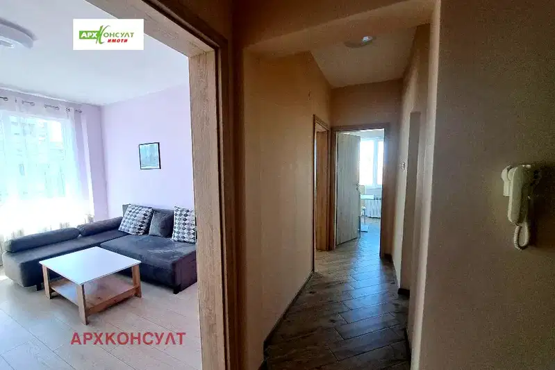 Двустаен апартамент с голяма тераса в Изток, София