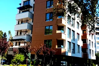 3-стаен апартамент с две тераси в Изток, София