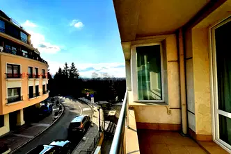Просторен 4-стаен апартамент в ж.к. Южен парк с паркомясто
