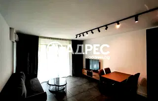 Двустаен апартамент с двор в Красно село, ново строителство