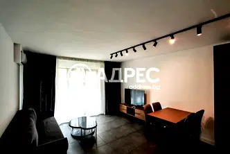 Двустаен апартамент с двор в Красно село, ново строителство
