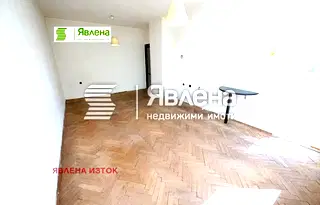 Двустаен апартамент с тераса в Лозенец, София