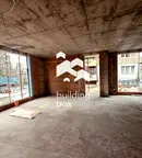 Тристаен апартамент с голям двор в Лозенец, София