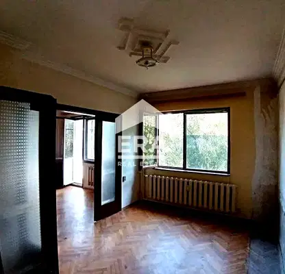 Снимка 3 — Тристаен апартамент с два балкона в Лозенец, София