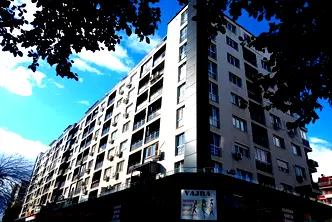 Просторен 4-стаен апартамент в Младост 4 с две тераси