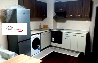 Тристаен апартамент с остъклена тераса в Младост 4, София