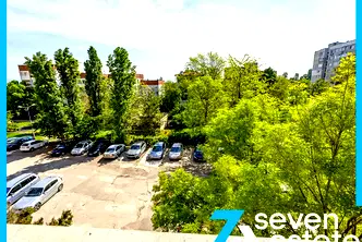 Двустаен апартамент с балкон в Слатина, София