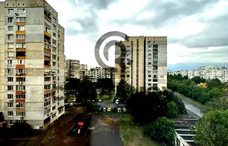 Тристаен апартамент с две тераси в Слатина, София
