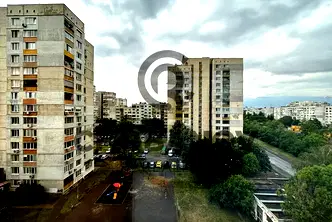 Тристаен апартамент с две тераси в Слатина, София