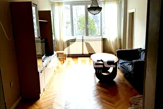 Тристаен апартамент в Стрелбище с тераса и удобен достъп