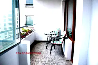 Тристаен апартамент с тераса в Света Троица, София
