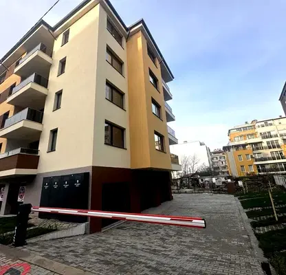 Снимка 2 — Просторен 4-стаен апартамент в Витоша с две тераси
