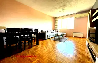 Тристаен апартамент в кв. Витоша с балкон в София