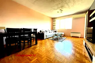 Тристаен апартамент в кв. Витоша с балкон в София