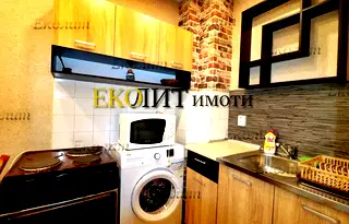 Двустаен апартамент с остъклена тераса в Западен парк, София