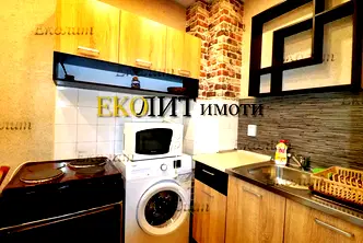 Двустаен апартамент с остъклена тераса в Западен парк, София