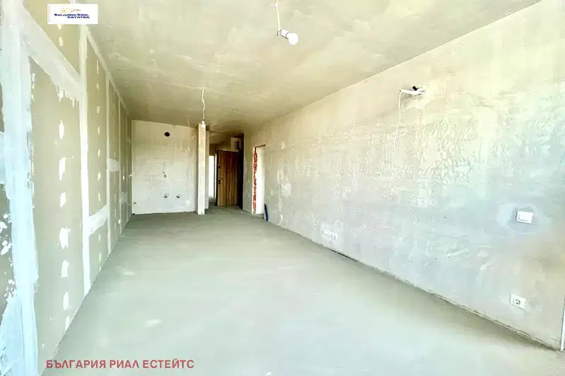 Тристаен апартамент с гледка в Зона Б-5, София