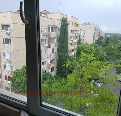 Снимка 4 — Тристаен апартамент в Стара Загора, Ремиза