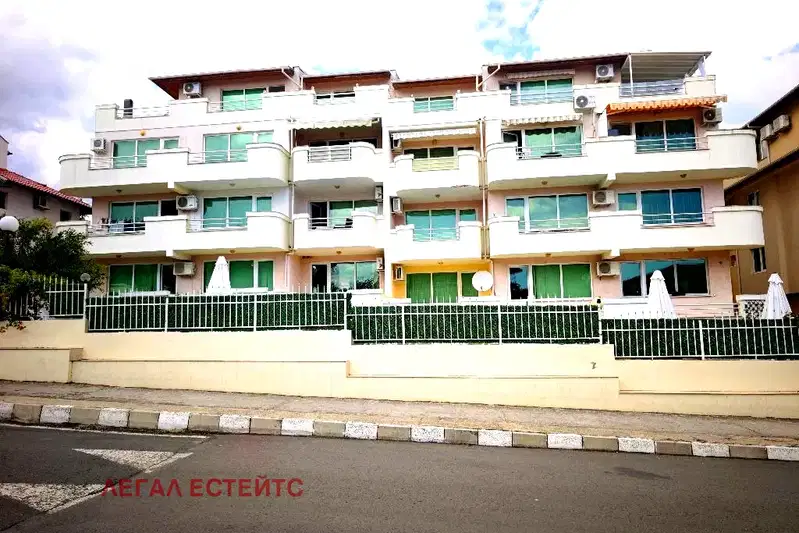 Тристаен апартамент в Бургас, Свети Влас